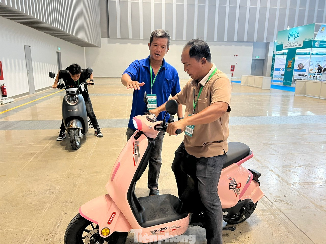 Đổi sang xe điện: Người dân TPHCM sẽ được hỗ trợ tối đa chi phí ban đầu - Ảnh 1