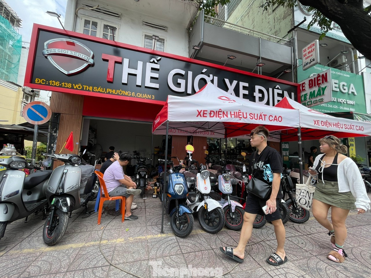 Chuyển 400.000 xe xăng sang xe điện: TPHCM tung loạt chính sách hỗ trợ ‘chưa từng có’ - Ảnh 1