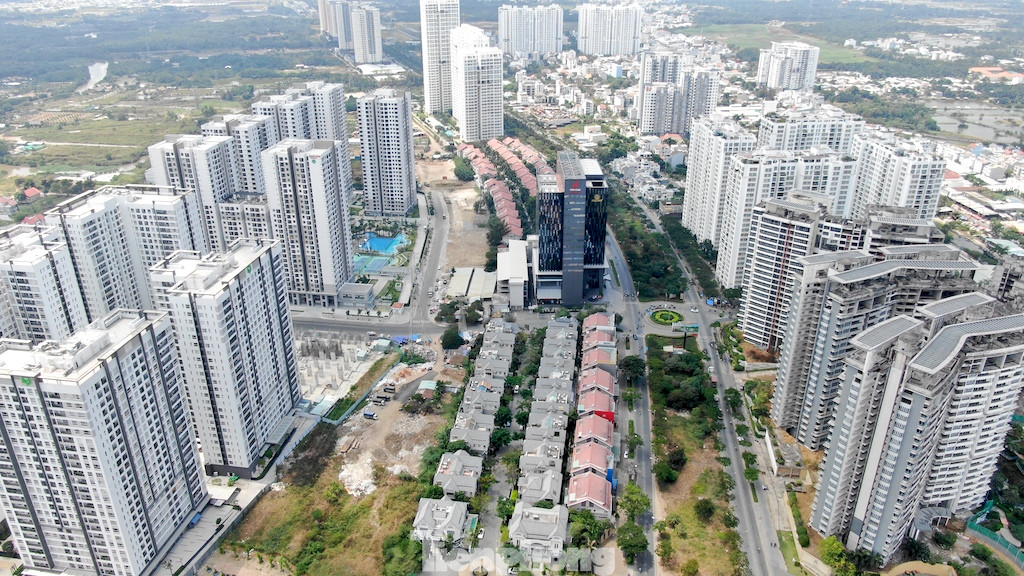 TPHCM quyết định tiếp tục duy trì Tổ công tác tháo gỡ vướng mắc bất động sản - Ảnh 1