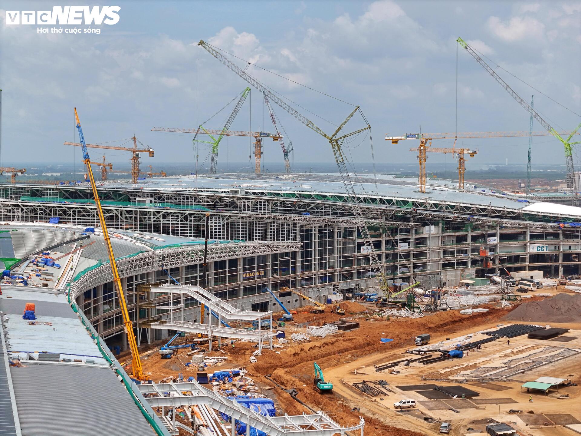 'Trái tim' sân bay Long Thành tăng tốc về đích bất chấp nắng mưa thất thường - Ảnh 3