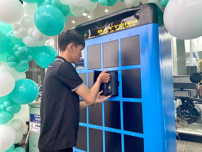 Cuộc đua 'sạc điện nhanh như đổ xăng': Ông Phạm Nhật Vượng vừa gia nhập đã chơi lớn, 1 hãng đã làm từ 2023 - Ảnh 2