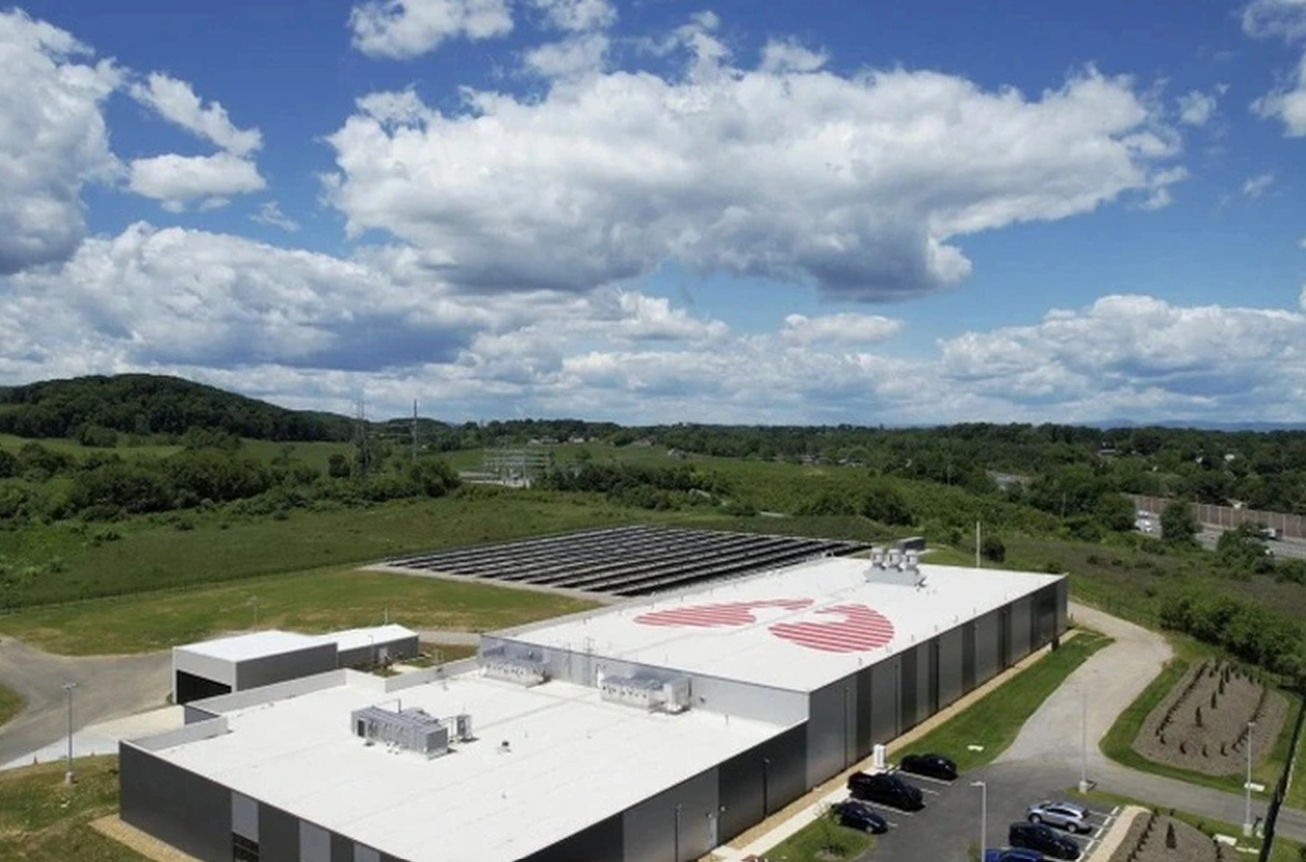 Trung tâm nuôi lợn sạch nhất thế giới, dự kiến dùng ghép tạng cho người từ năm 2026: Mỗi ngụm nước, thức ăn, hơi thở của lợn đều được khử trùng - Ảnh 1