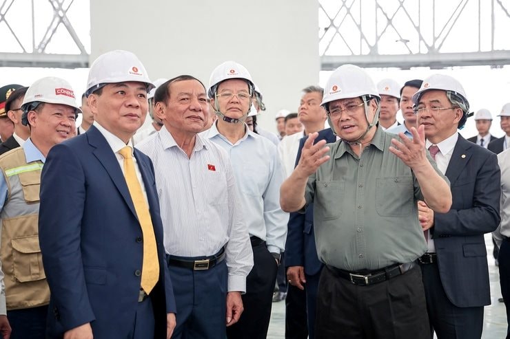 Gấp rút thi công tại công trình top 10 TG để tổ chức sự kiện được Thủ tướng ví như “ngày hội non sông” - Ảnh 1