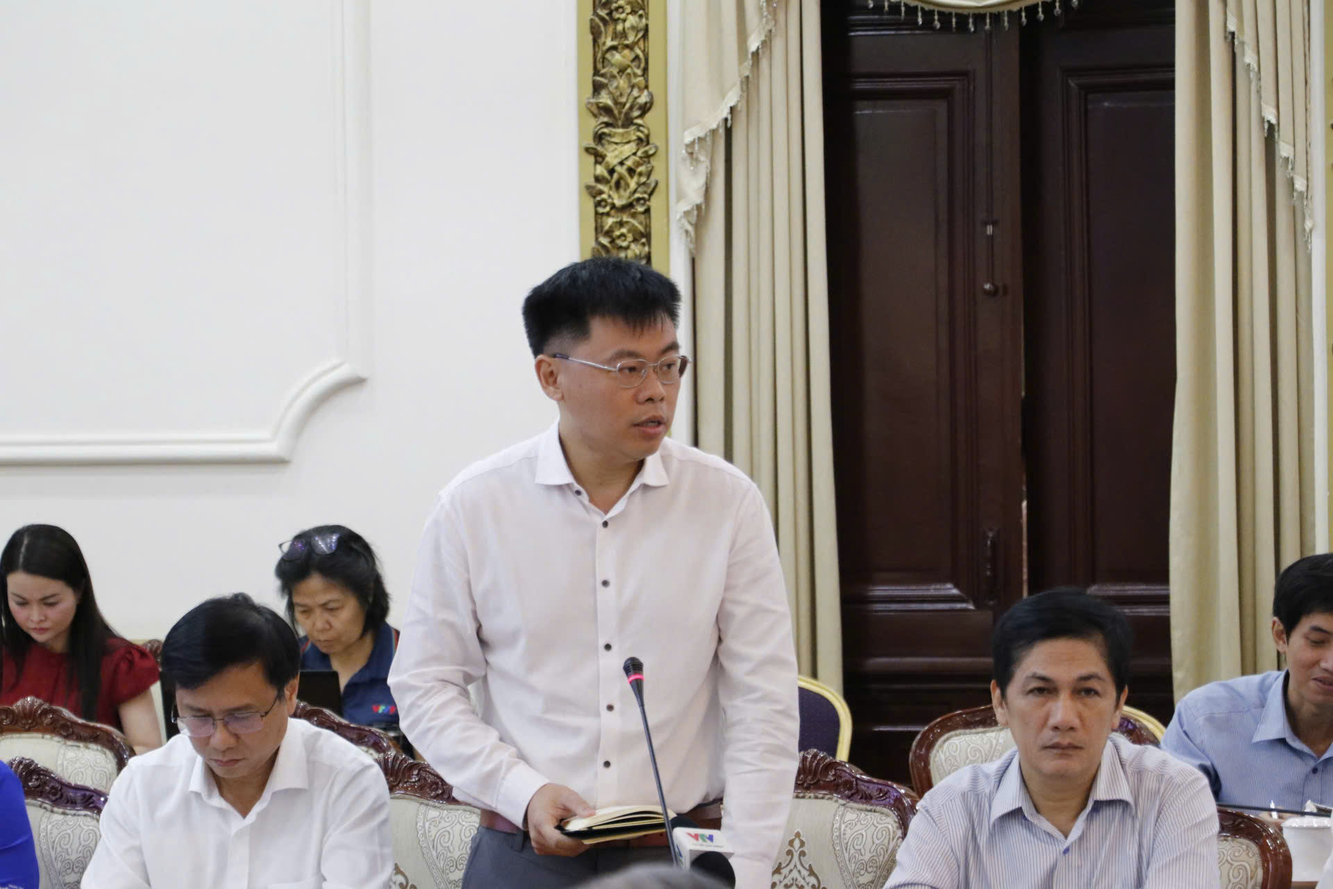 Chuyên gia góp ý: Nếu không hấp thụ nhanh, dòng vốn sẽ rời TP HCM - Ảnh 2