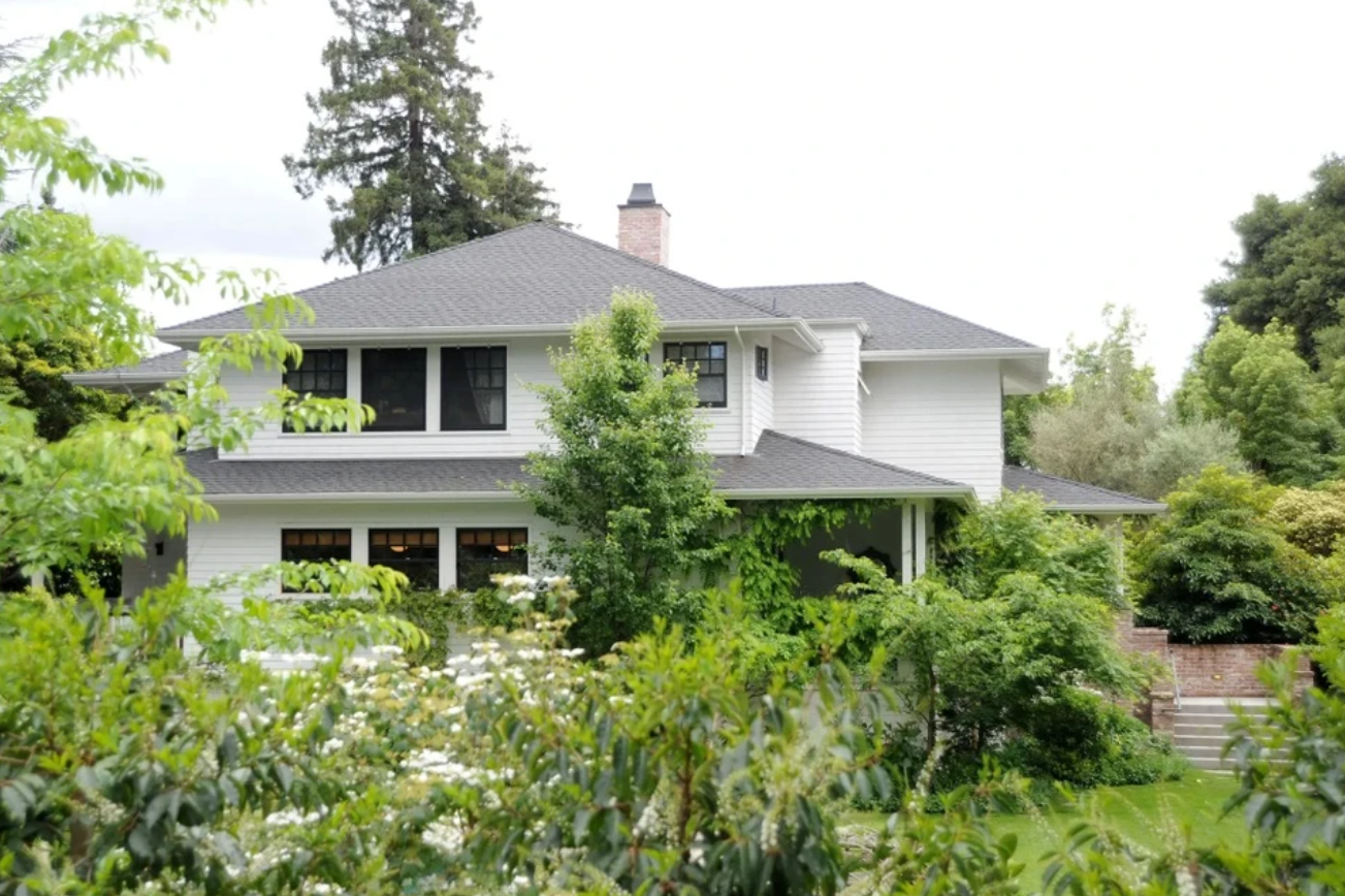 Mark Zuckerberg bị tố chiếm dụng đường phố, mở trường tư trái phép nhưng luôn được "bảo kê" - Ảnh 2