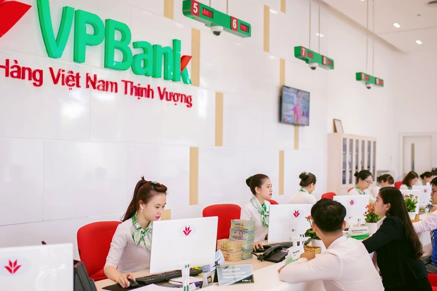 Thấy gì từ làn sóng cắt giảm nhân sự ngân hàng? - Ảnh 1