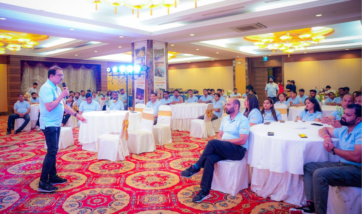 Miễn visa doanh nghiệp, du lịch: Việt Nam 'trải thảm đỏ' đón tỷ phú, nhà giàu - Ảnh 1