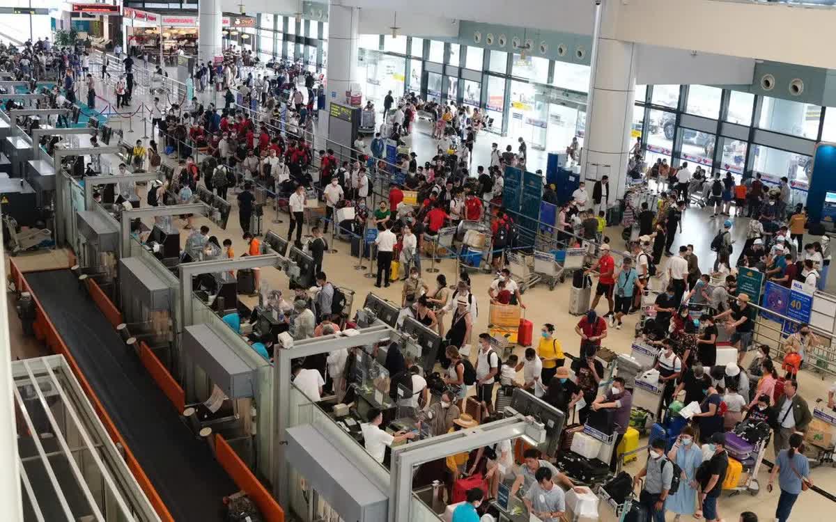 Giá vé máy bay dịp Quốc khánh 2/9 "hạ nhiệt" - Ảnh 1