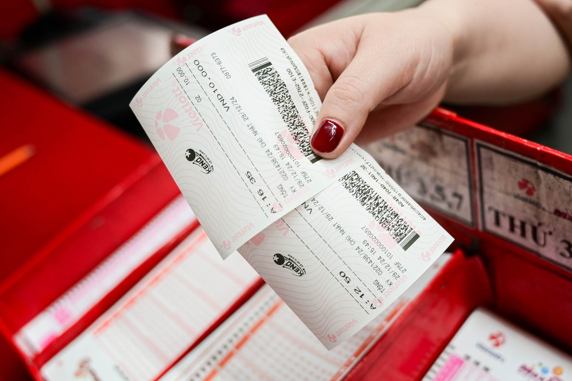 Bạn "cống hiến" bao nhiêu vào núi tiền 4.500 tỷ đồng của Vietlott nửa năm qua? - Ảnh 1