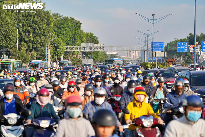 Người dân đồng loạt chuyển sang xe điện, TP.HCM giải quyết xe máy cũ thế nào? - Ảnh 1