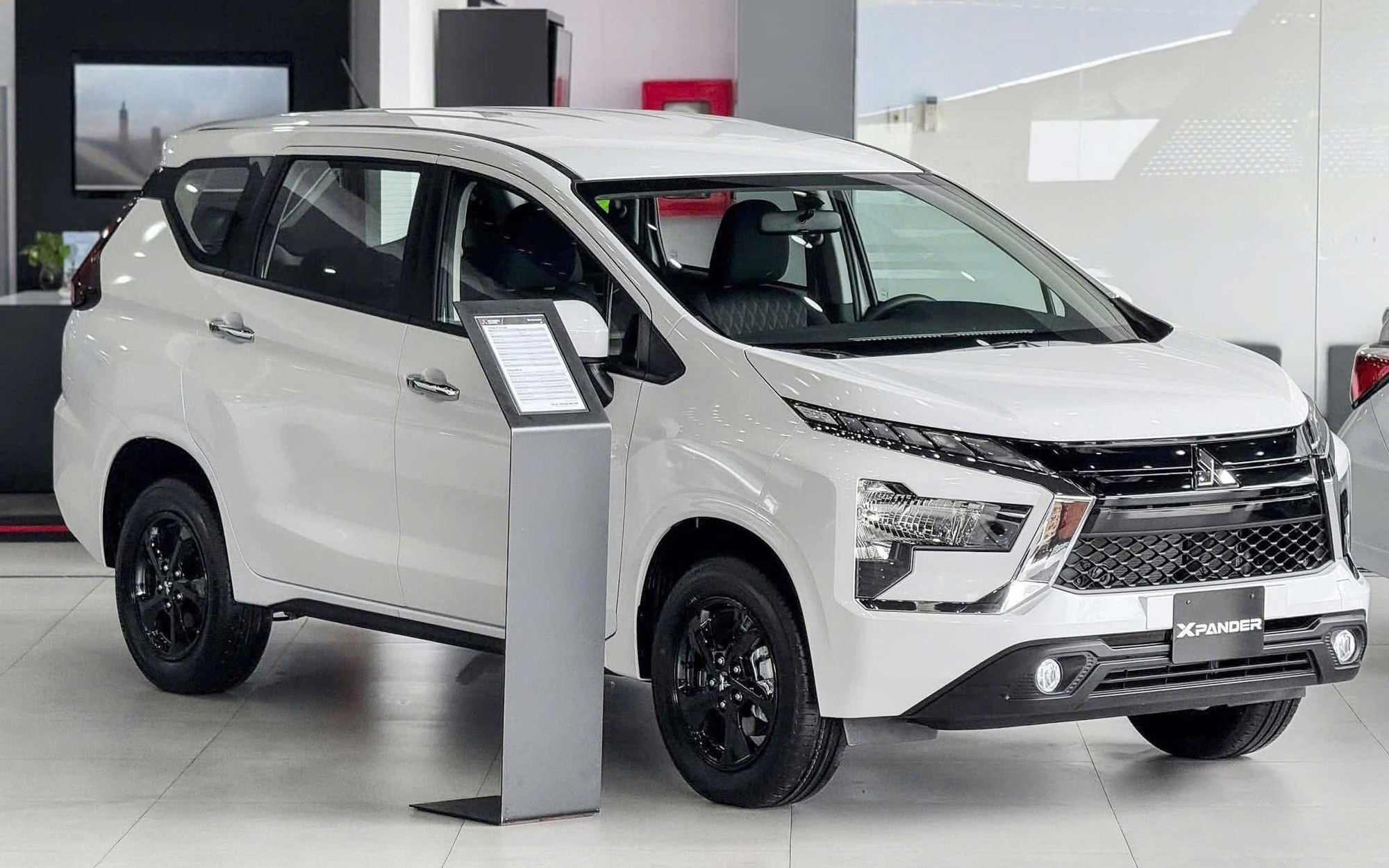 Mitsubishi Xforce rẻ kỷ lục sau khi áp khuyến mãi này: ‘Trừ sạch’ còn từ 539 triệu đồng, tạo áp lực lớn cho Yaris Cross, Creta - Ảnh 2