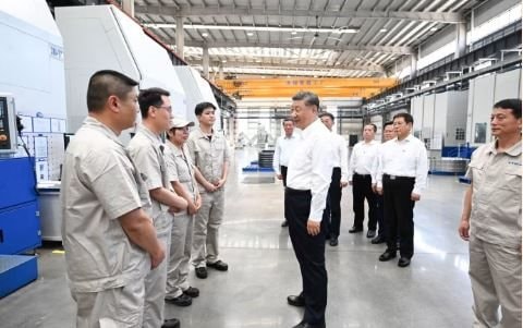 Trung Quốc cố thoát khỏi 'cơn nghiện sản xuất': Dư thừa nhà máy đạt mức báo động, cơn sốt hàng giá rẻ bắt đầu gây hệ lụy - Ảnh 1