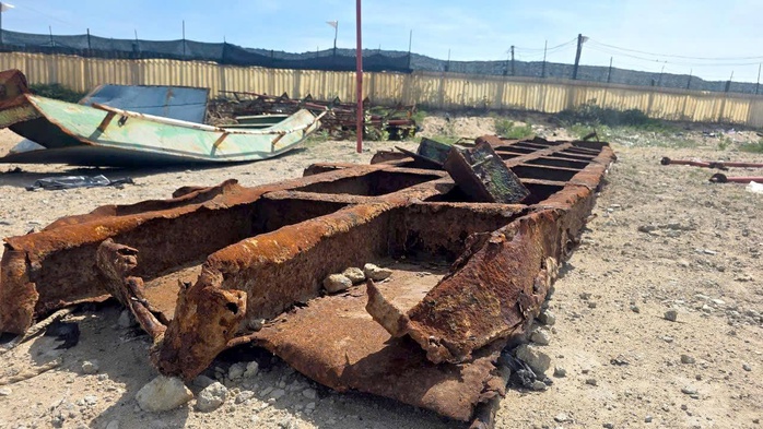 Cận cảnh "xẻ thịt" tàu 4.500 tấn, trả mặt bằng cho điện hạt nhân Ninh Thuận - Ảnh 7