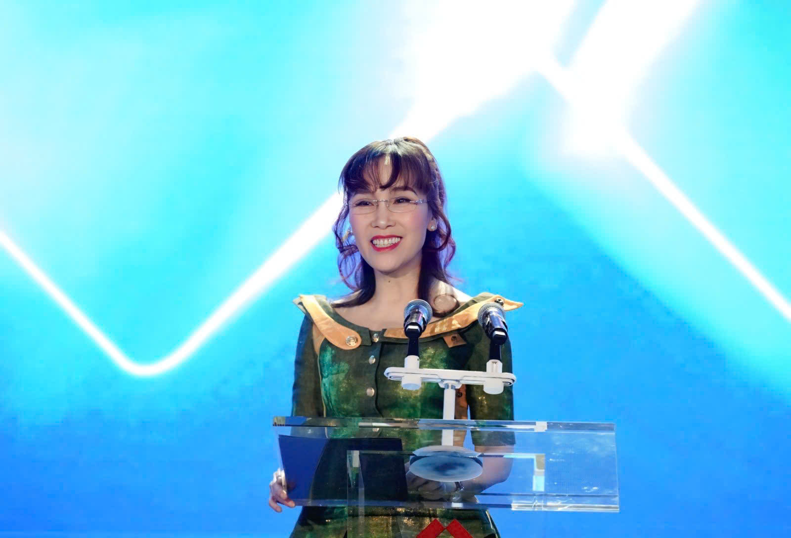 Tỷ phú Nguyễn Thị Phương Thảo: Chúng tôi có khát vọng đưa Việt Nam trở thành trung tâm kinh tế khu vực, những nhà đầu tư đồng hành với Vietjet và HDBank từ ngày đầu đã tăng trưởng tài sản 4,5 - 100 lần - Ảnh 1