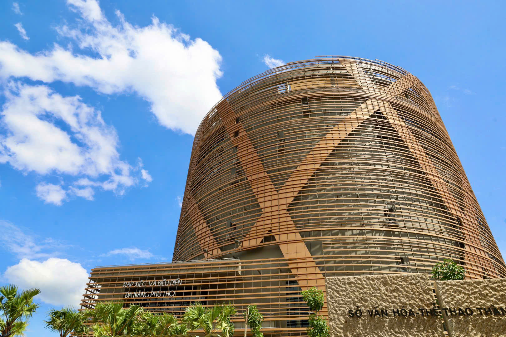 Bên trong rạp xiếc Phú Thọ gần 1.400 tỉ đồng ở TP HCM - Ảnh 1