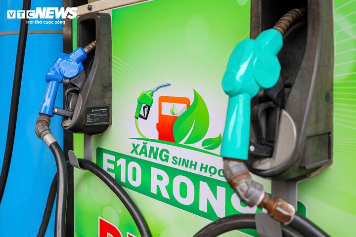 Lần đầu giảm sau khi mở bán, giá xăng E10 thế nào? - Ảnh 1