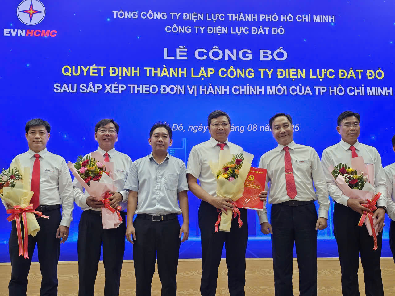 TP HCM thành lập 9 công ty điện lực mới - Ảnh 1