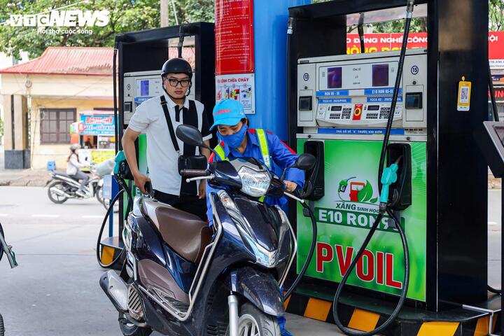 Xăng E10 sắp thay thế hoàn toàn xăng khoáng: Nguồn cung có dồi dào? - Ảnh 1