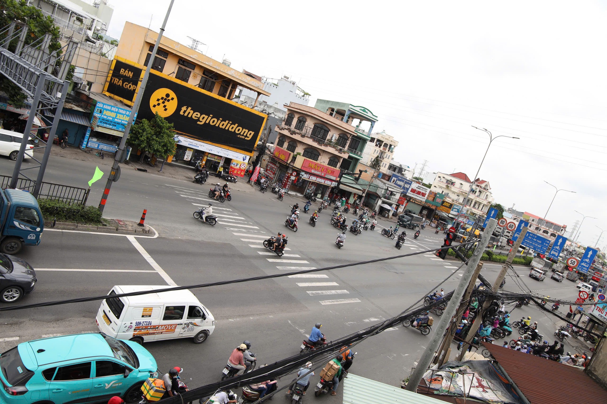 Hình ảnh Ngã tư Đình trước giờ G khởi công cầu vượt - Ảnh 1