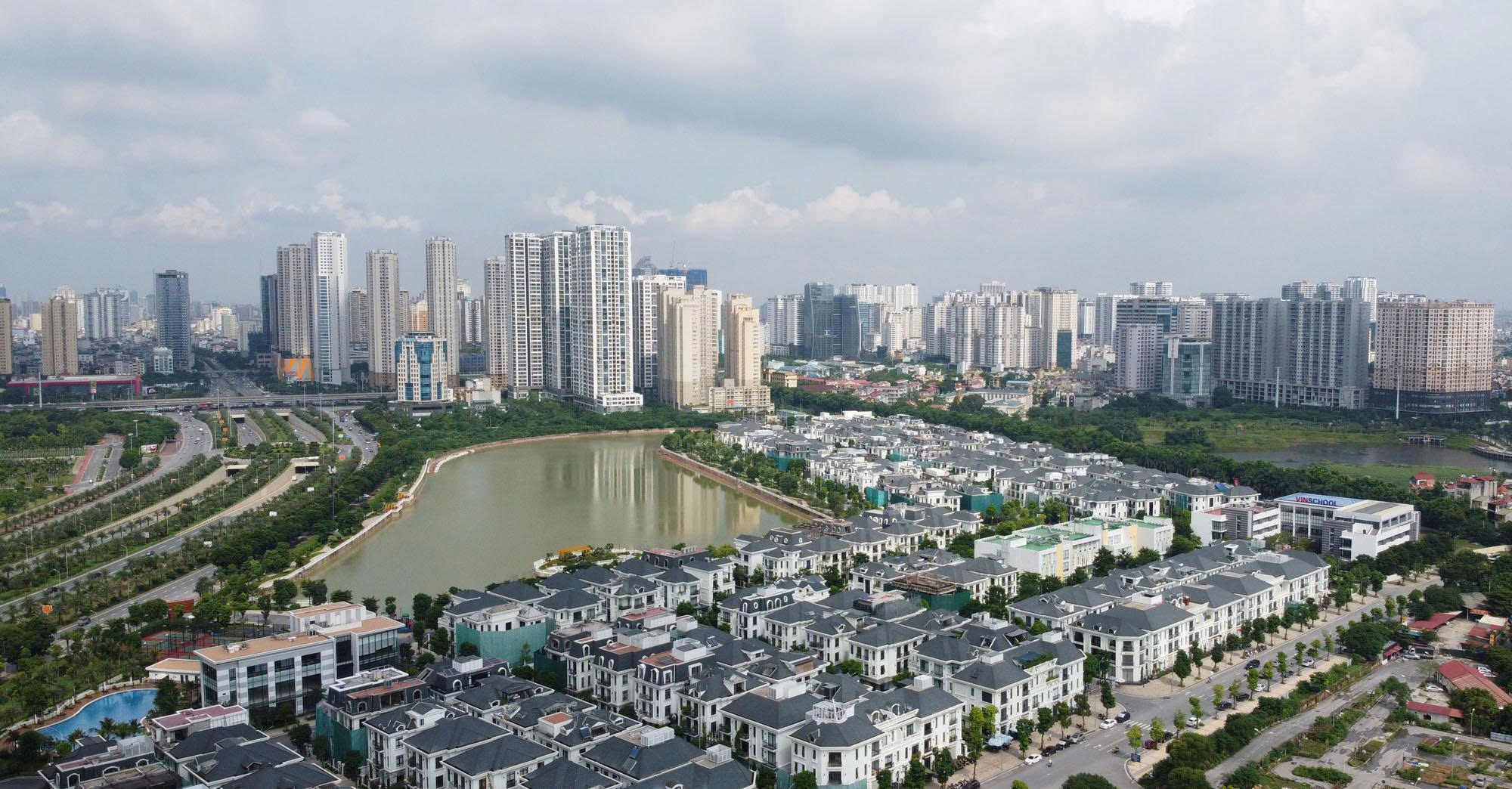 Mua căn biệt thự 150m2 với giá 25 tỷ đồng, chủ nhà tiết lộ: Sau 6 năm, giá tăng gấp 4 lần chạm ngưỡng 100 tỷ đồng - Ảnh 1