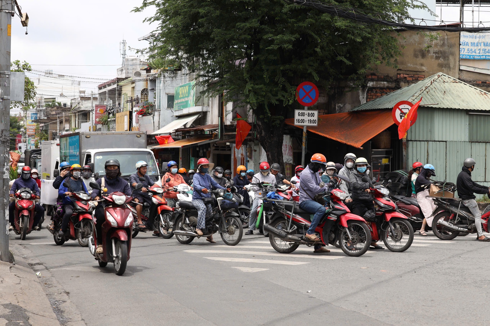 Hình ảnh Ngã tư Đình trước giờ G khởi công cầu vượt - Ảnh 10