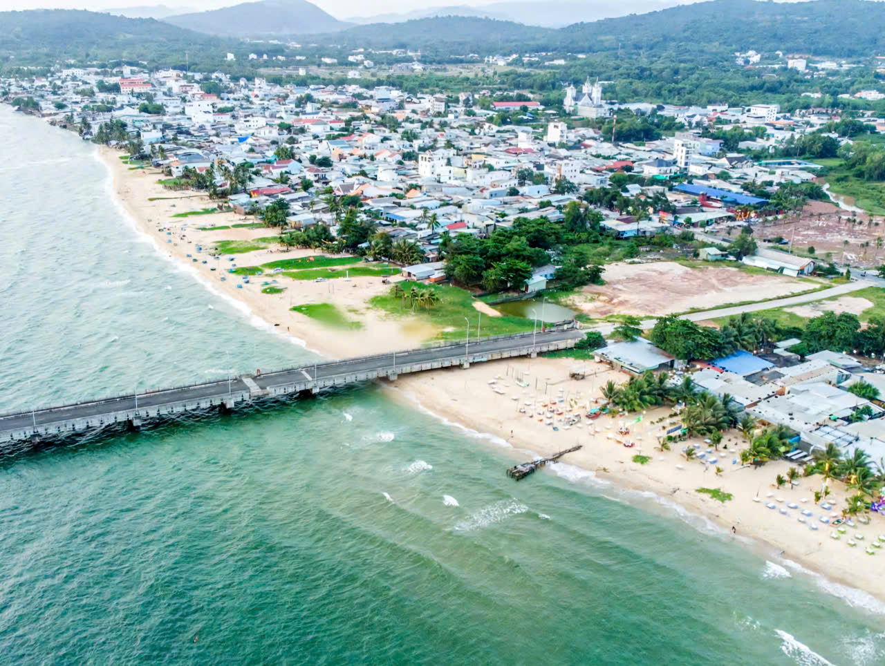 CLIP: Cận cảnh khu đất sân bay cũ ở Phú Quốc được bán đấu giá 35.000 tỉ đồng - Ảnh 6