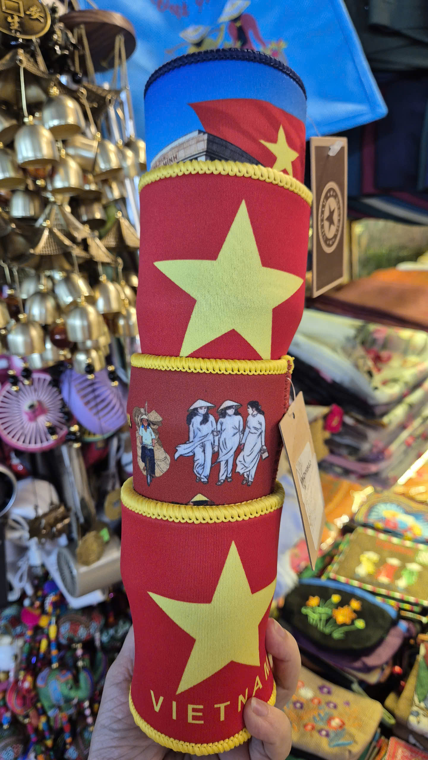 Rộn ràng thị trường thời trang, phụ kiện chào Quốc khánh - Ảnh 2