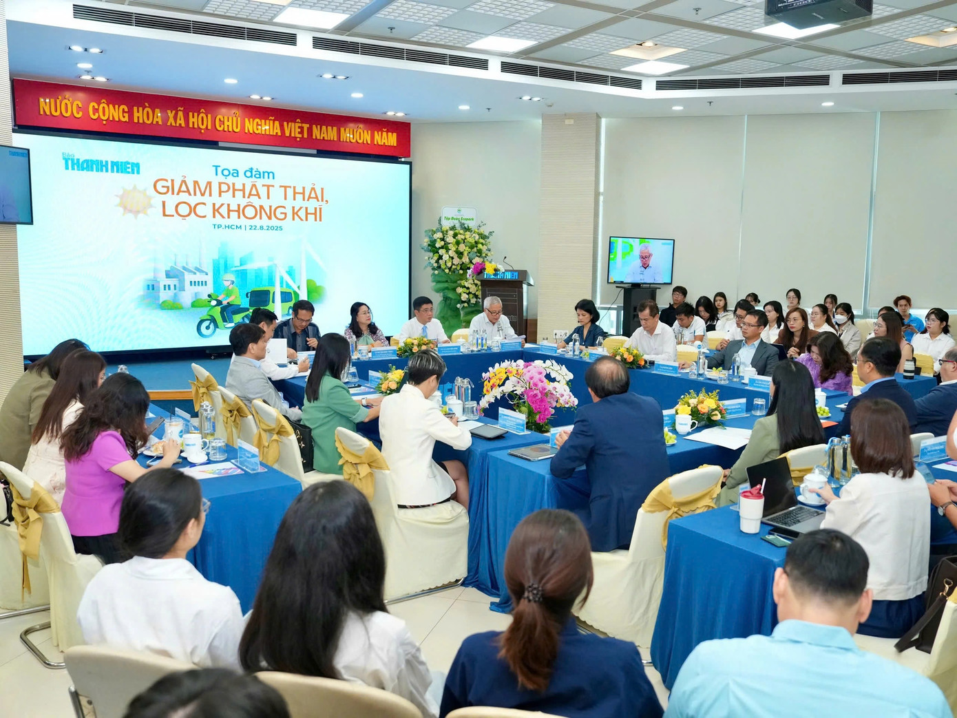 Bao giờ TPHCM 'khai tử' xe máy giao hàng chạy xăng? - Ảnh 3