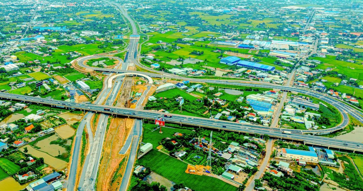 Bí quyết đầu tư căn hộ thông minh: Chọn dự án cận lộ đón đầu hạ tầng