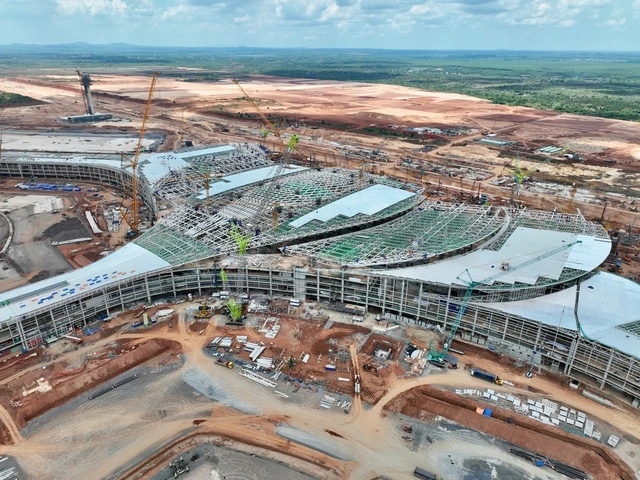 Chưa chốt phương án chuyển chuyến bay quốc tế về sân bay Long Thành - Ảnh 1