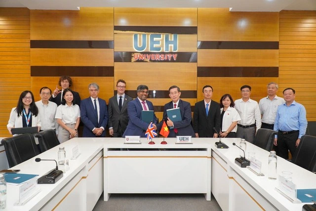 Đại học Kinh tế TP.HCM và Đại học Leicester của Anh ký hợp tác toàn diện - Ảnh 2