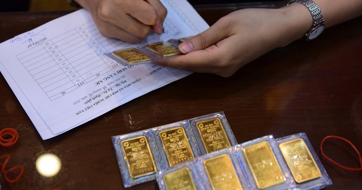 Giá vàng hôm nay 4.8.2023: Trong nước tăng, thế giới giảm