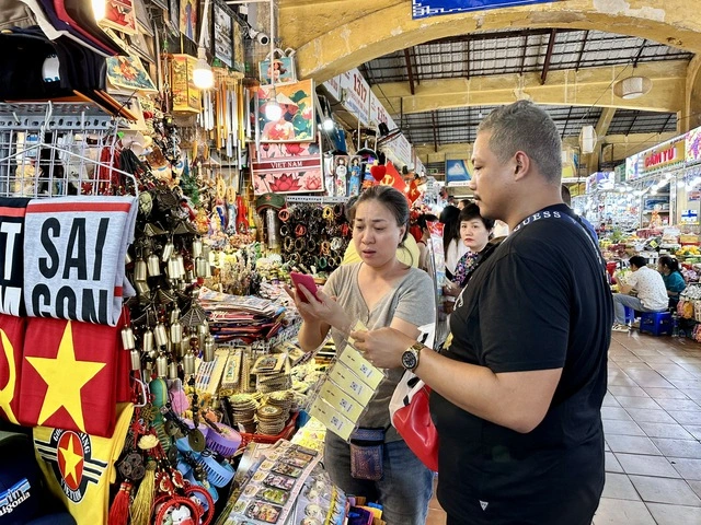 Lại tìm cách 'giải cứu' chợ truyền thống - Ảnh 2