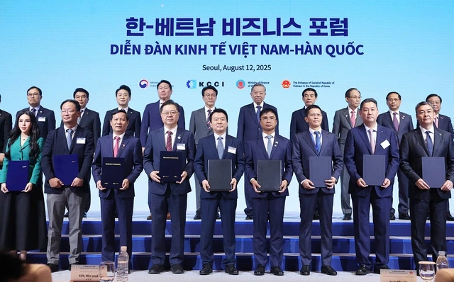 KN Holdings hợp tác Samsung C&T phát triển 864 MW điện mặt trời nổi - Ảnh 1