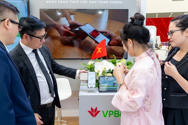 Thanh toán không chạm của VPBank: Điểm nhấn tiêu biểu trong ngành ngân hàng - Ảnh 2