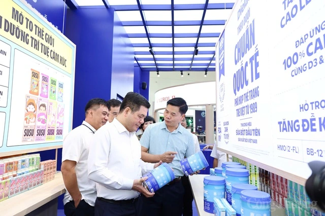 Gian hàng của Vinamilk tạo dấu ấn nổi bật tại Triển lãm Thành tựu Đất nước - Ảnh 2