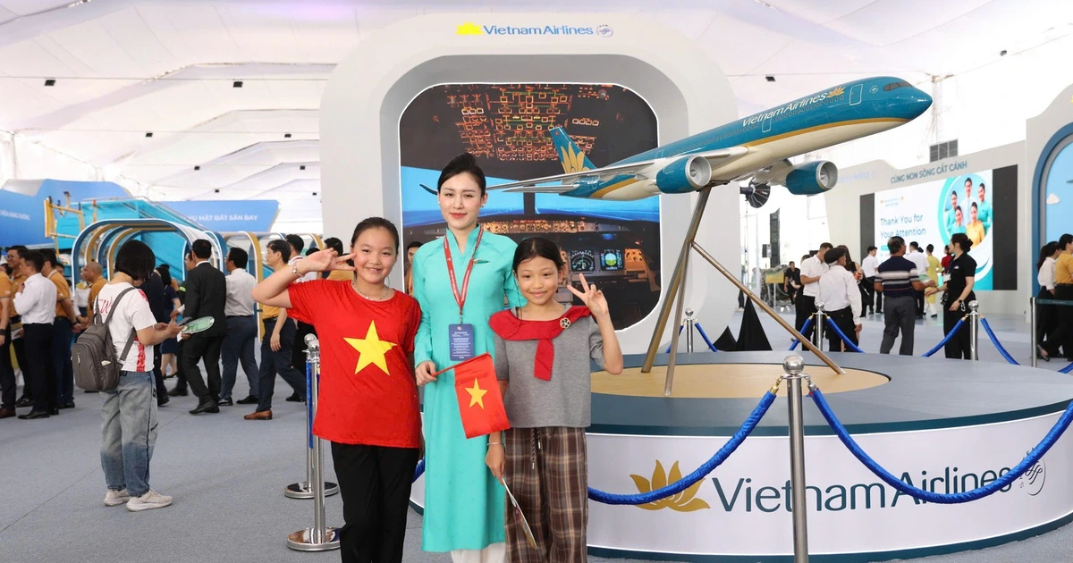 Dấu ấn Vietnam Airlines tại Triển lãm Thành tựu Đất nước