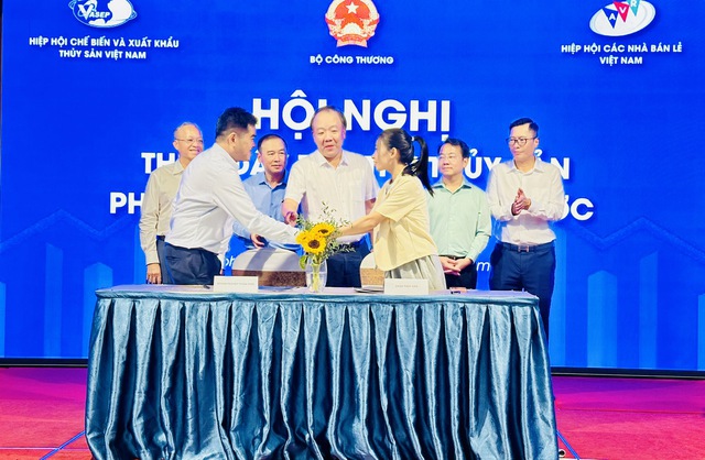 Đưa thủy sản xuất khẩu đến bàn ăn người Việt - Ảnh 2