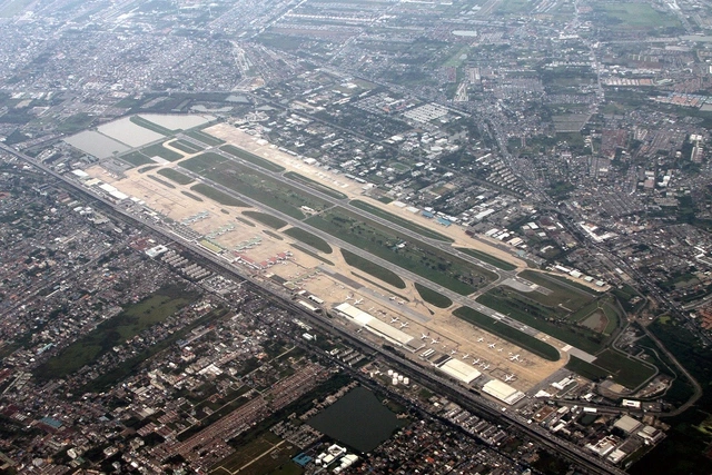 Những sân bay trên thế giới chuyển bay quốc tế đi rồi lại phải... đón về - Ảnh 3