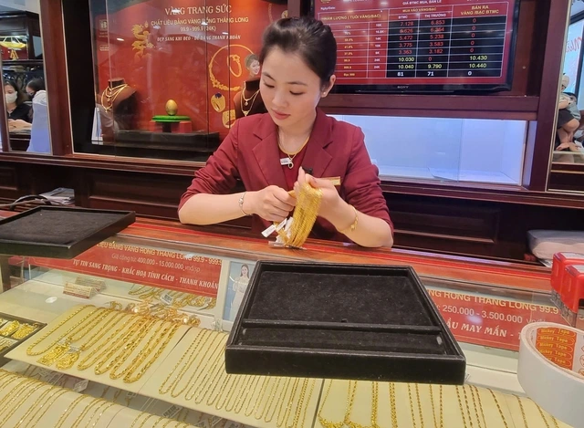 Ngân hàng Nhà nước lên tiếng về bình ổn giá vàng - Ảnh 2