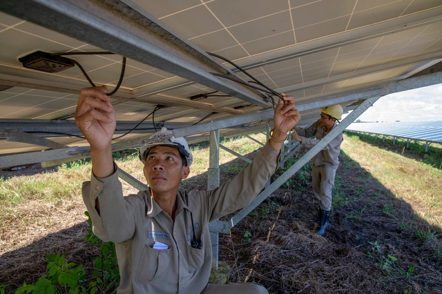 Điện mặt trời vướng pin và tài chính - Ảnh 1