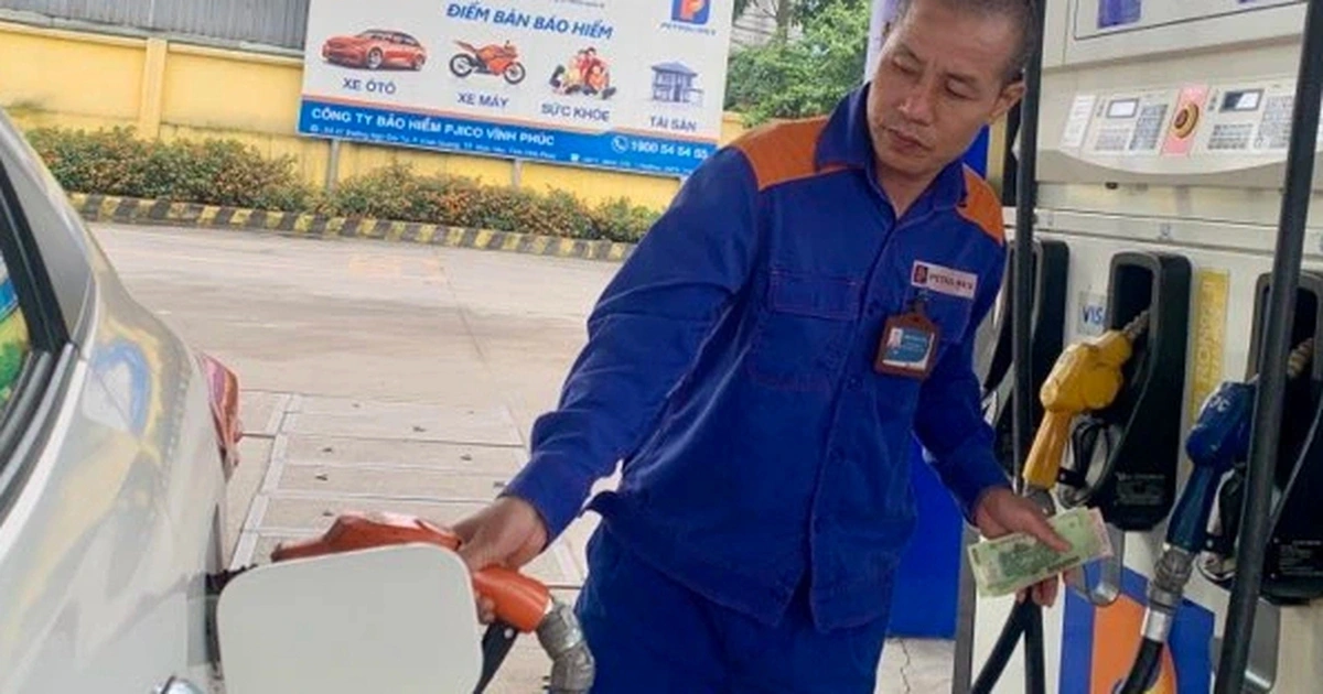 Giá xăng dầu đồng loạt giảm