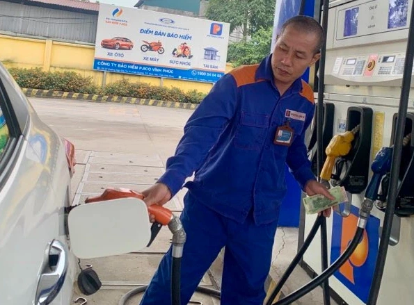 Giá xăng dầu đồng loạt giảm - Ảnh 1