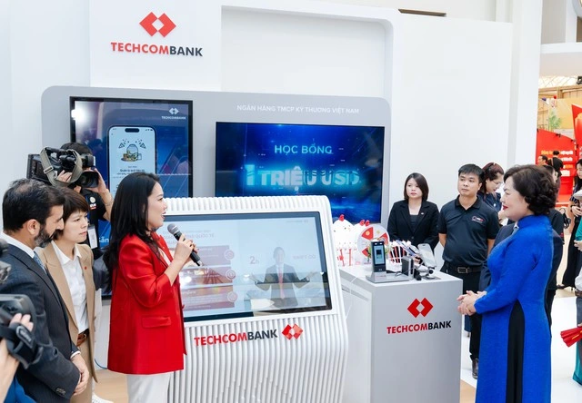 Triển lãm Thành tựu Đất nước 80 năm: Techcombank kết nối công nghệ và chuẩn sống mới - Ảnh 3