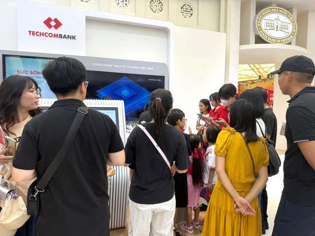 Techcombank trong mùa đại lễ: Tự hào sống cùng thời khắc lịch sử - Ảnh 4