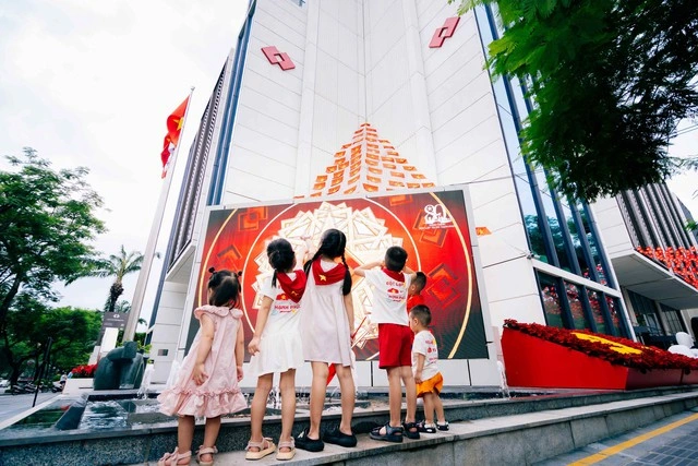 Techcombank trong mùa đại lễ: Tự hào sống cùng thời khắc lịch sử - Ảnh 5