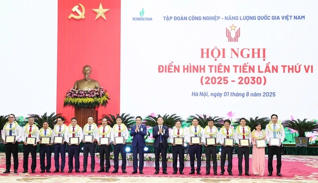 5 năm thi đua, Petrovietnam có hơn 7.082 sáng kiến, làm lợi 11.418 tỉ đồng - Ảnh 2
