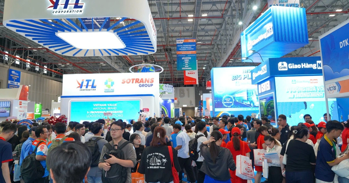 Đông nghẹt người dự triển lãm về logistics ở TP.HCM