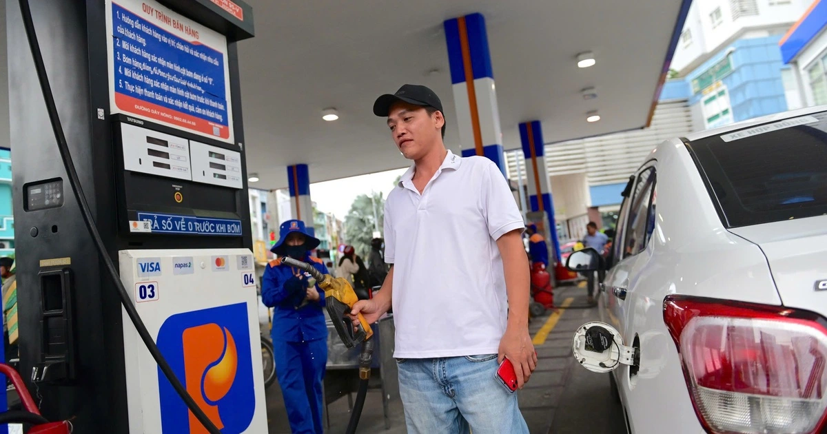 Xóa bỏ hoàn toàn xăng khoáng cần lộ trình?