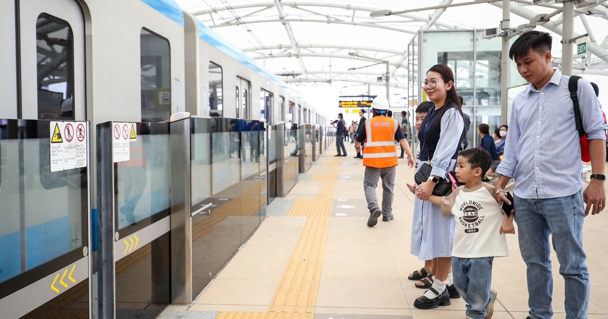 Metro TP.HCM tăng chuyến, cuối tuần chạy tới đêm